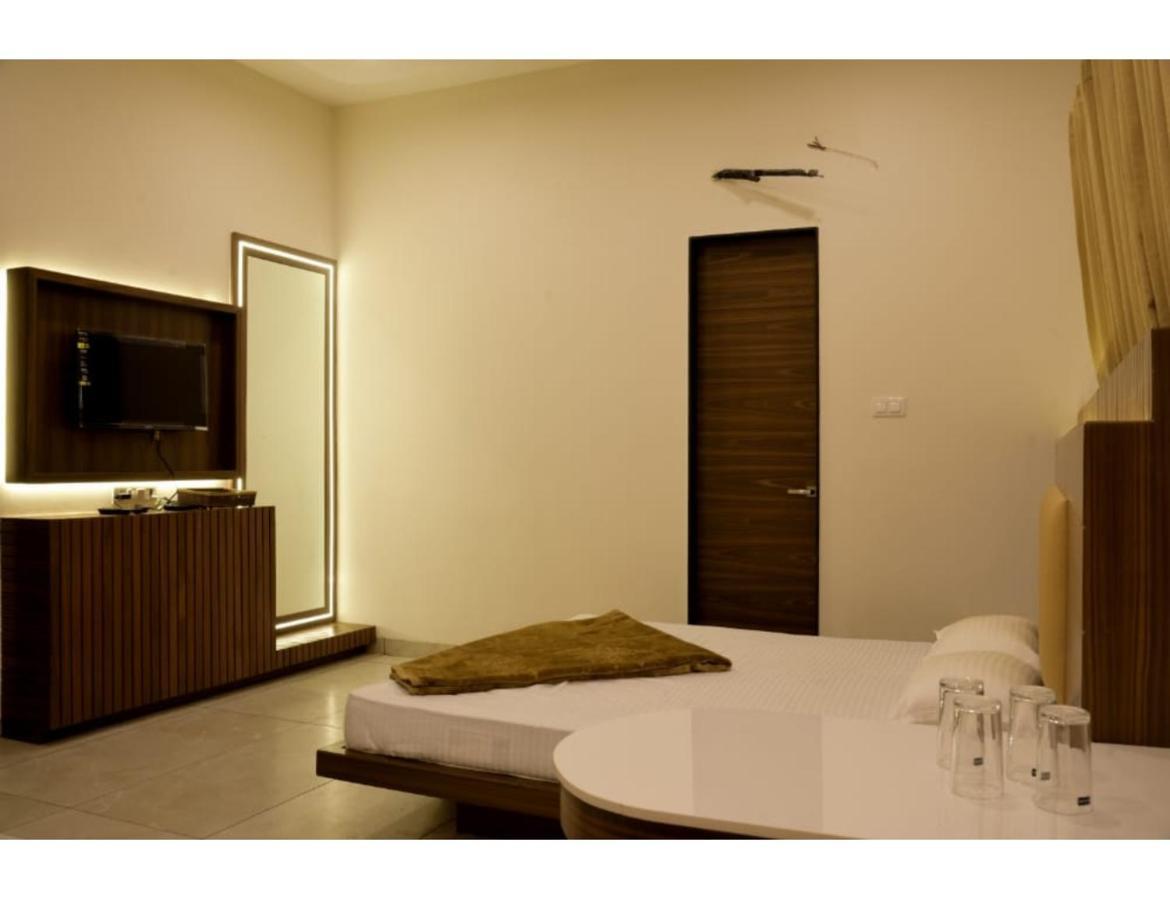 Hotel Govindam, Ujjain Dış mekan fotoğraf