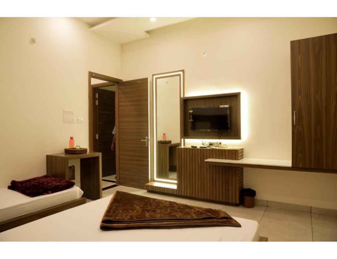 Hotel Govindam, Ujjain Dış mekan fotoğraf